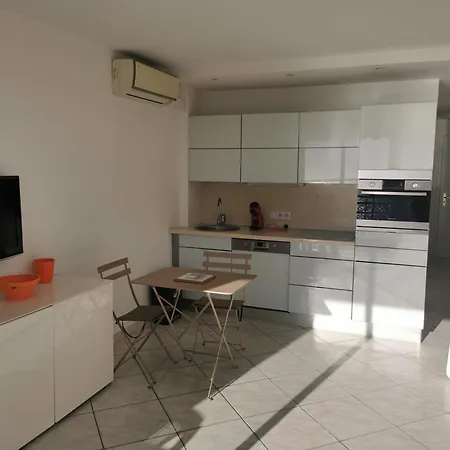 Le Tropique 2p Front De Holiday home